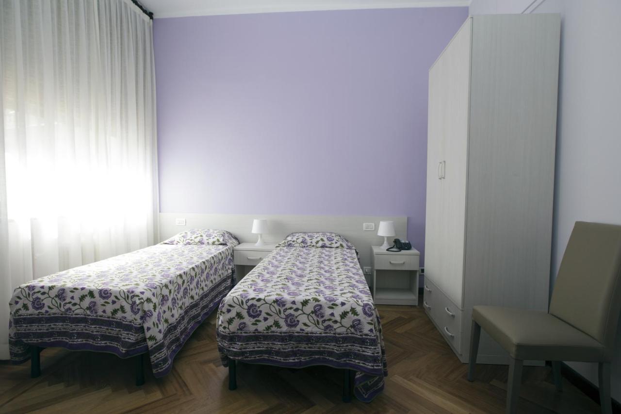 Italy Inn Genua Rum bild